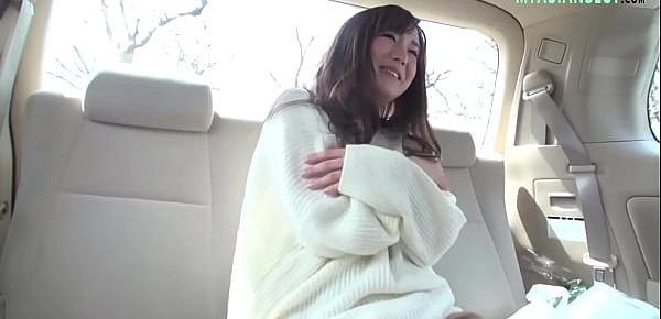  PERFECT ASIAN PUSSY GETTING LICKED AND FINGERED IN CAR